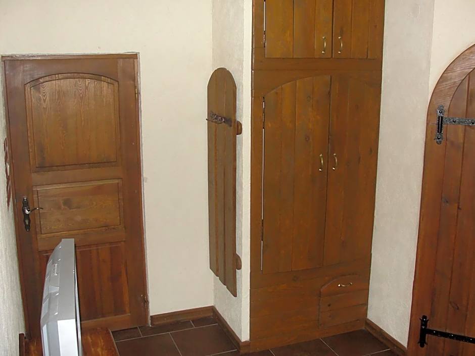 Pokoje i domki Saraceńska Chata