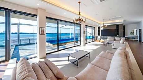 Oberman Pet friendly Pool Villa