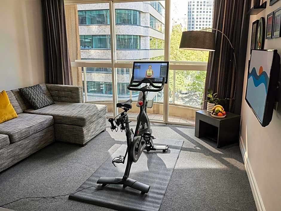 Mantra 2 Bond Street