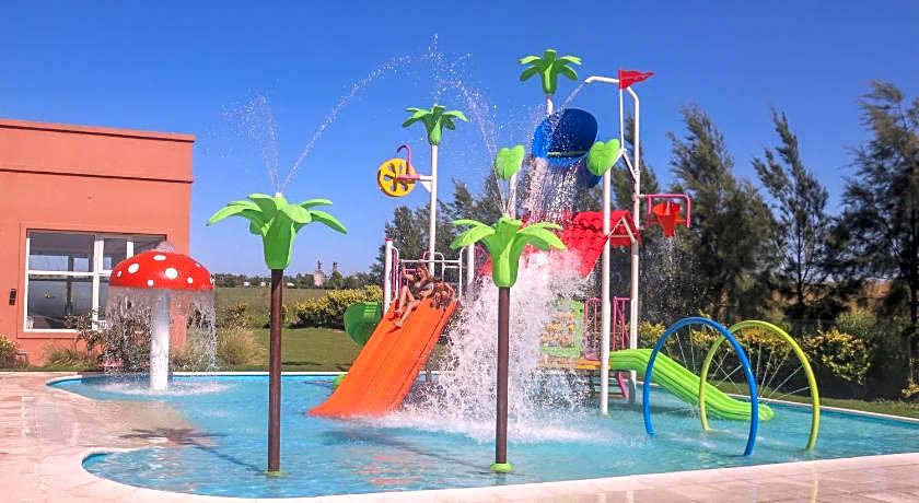 Howard Johnson Funes