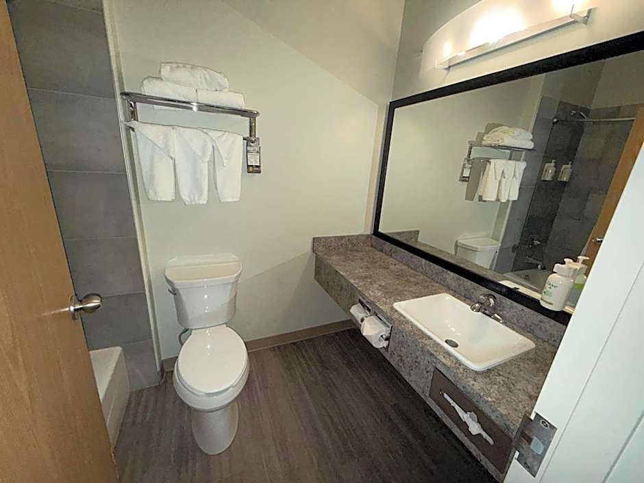 Super 8 by Wyndham Fort St. John BC