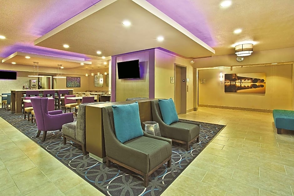 La Quinta Inn & Suites by Wyndham Fairborn Wright-Patterson