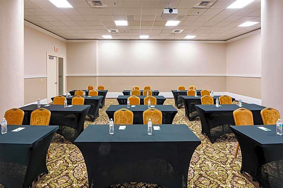 Wyndham Garden Baronne Plaza New Orleans