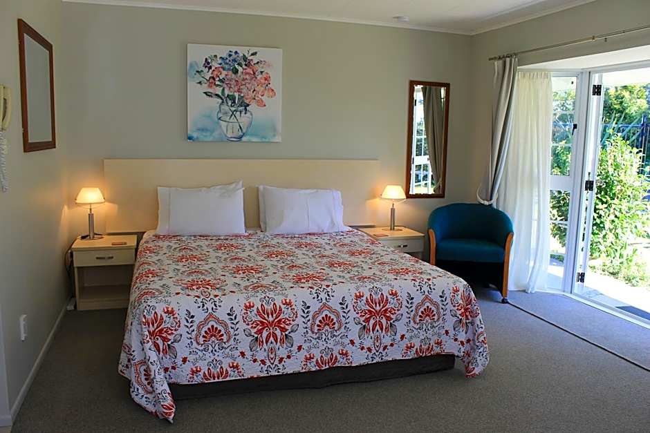 Ash Grove Boutique Motel