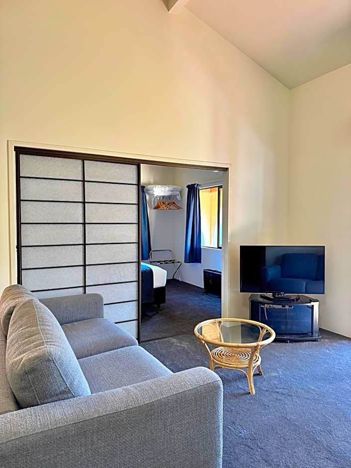 Captains Quarters Motor Inn