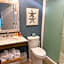 Sand Pebbles Inn