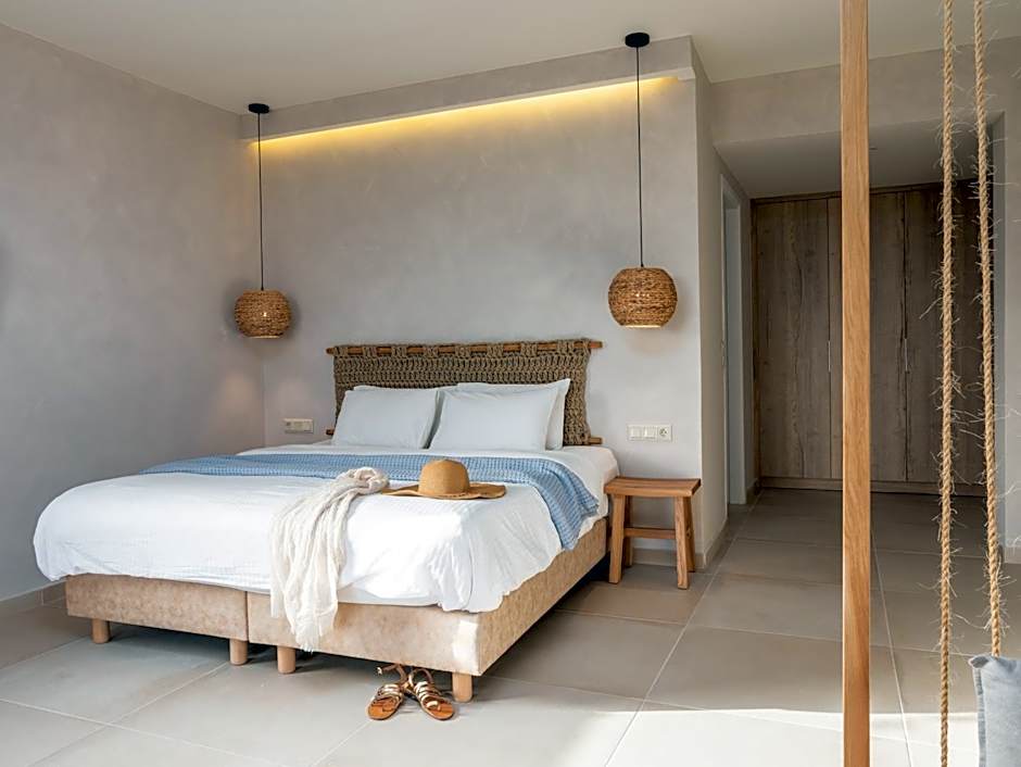 Paralos The Maxine Adults Only