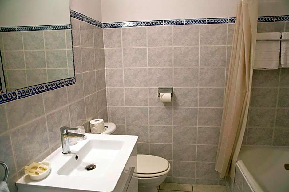 Logis Hôtel Castel Mouisson