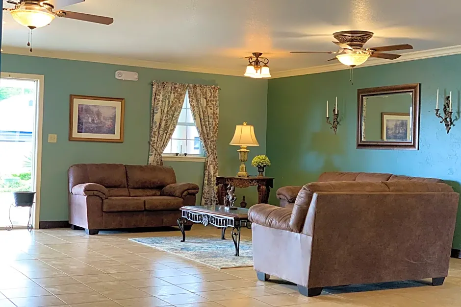 Candlelight Inn Suites Hwy 69 near McAlester
