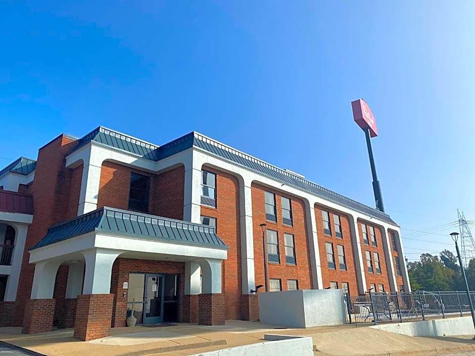 HomeTowne Studios Prattville