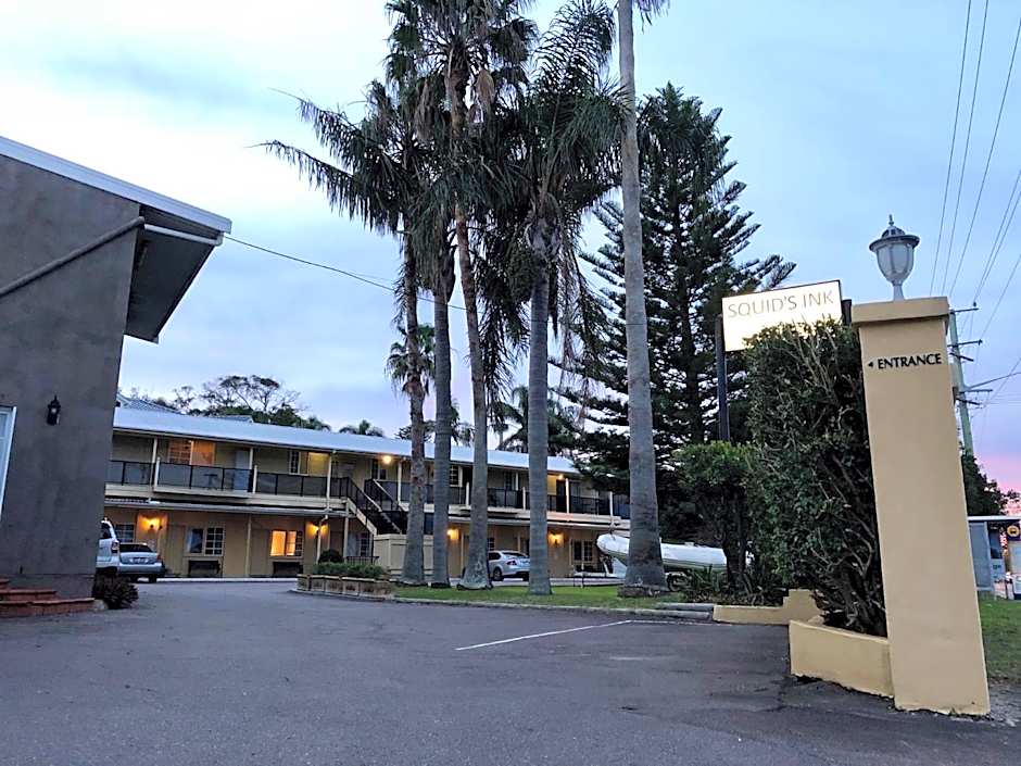 Squid's Ink Motel