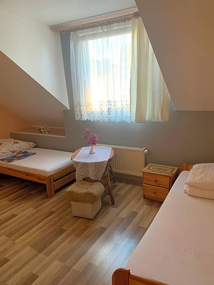 Tanie Noclegi Bartek