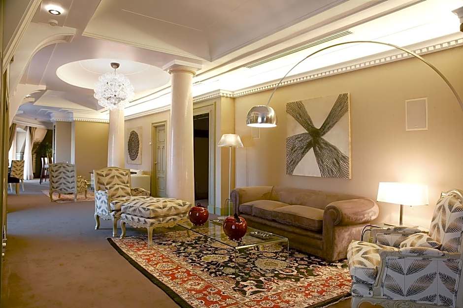 Hotel Carlton