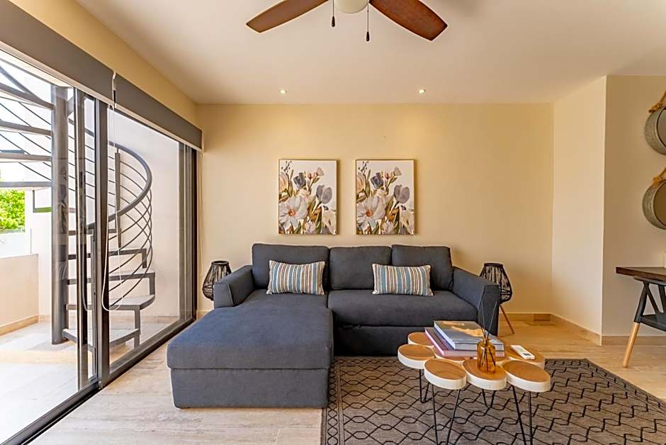 Luxury Apt Gym Jacuzzi WIFI Starlink