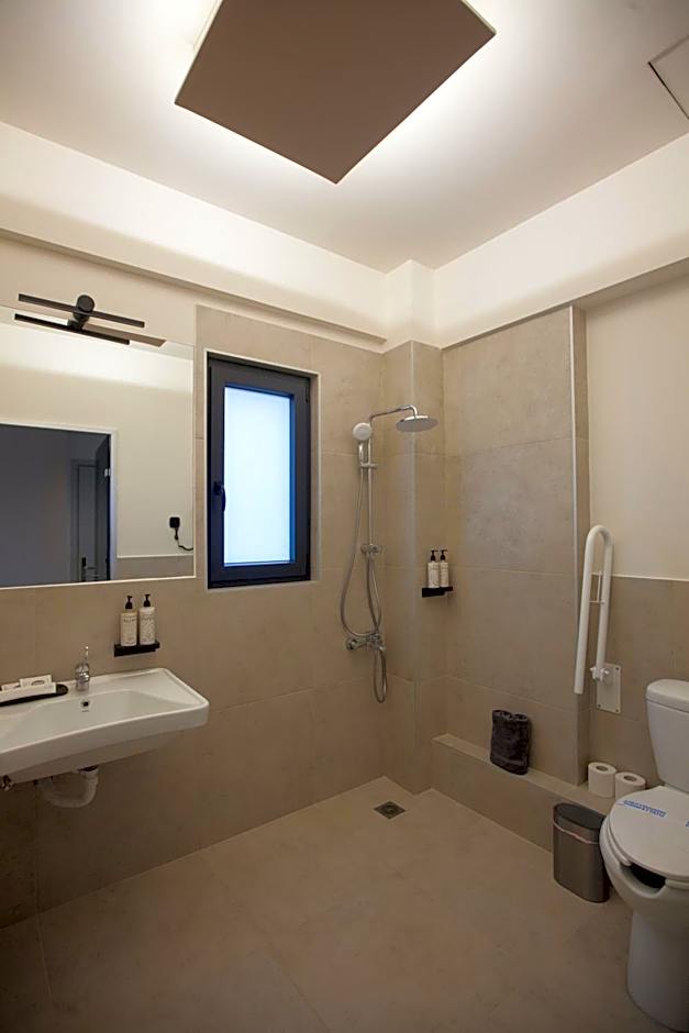 AKROTHEA suites & lounge