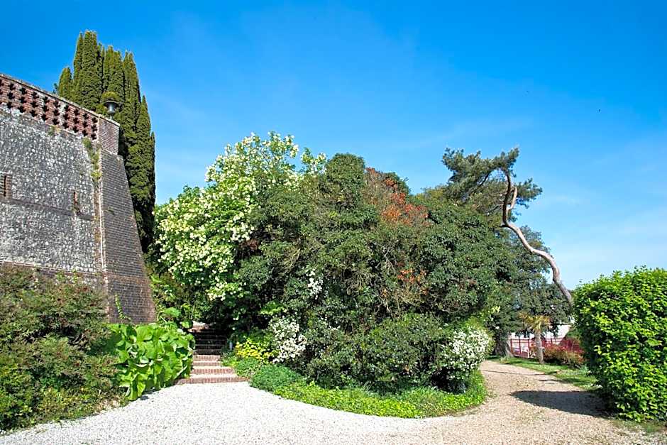 Castel De La Terrasse