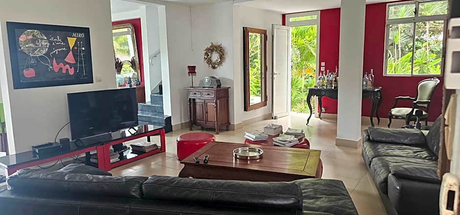 Habitation Villa Les Cassias