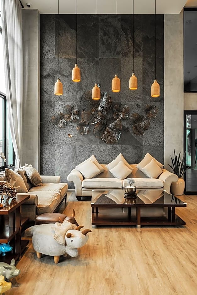 Le Lert Hotel Ratchaburi