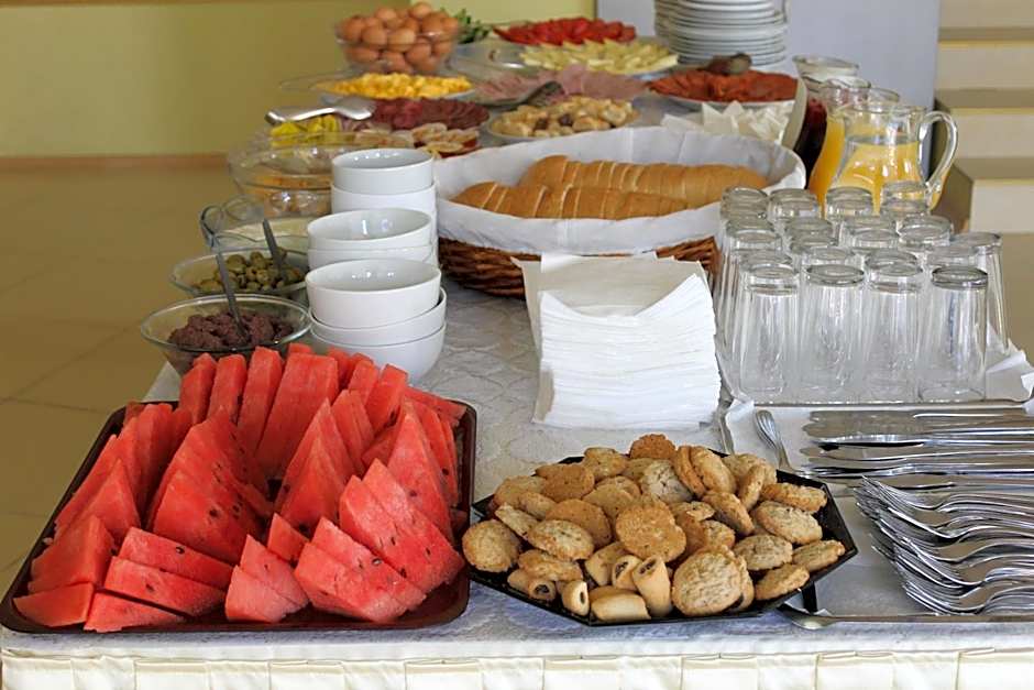 Семеен Хотел Идън