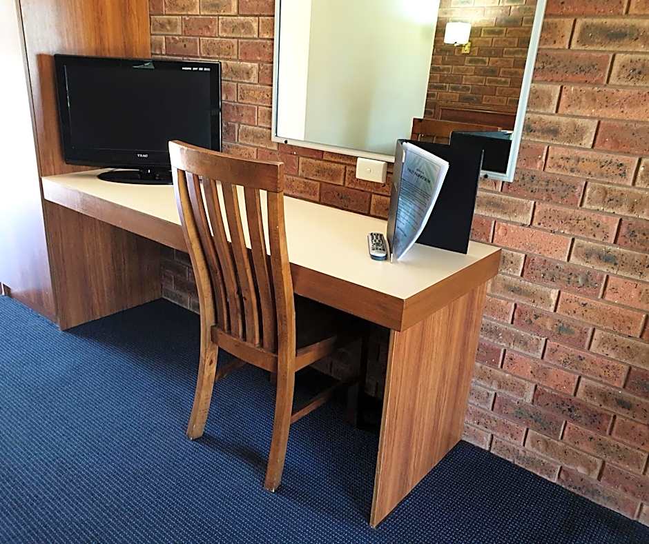 The Finley Palm Motor Inn