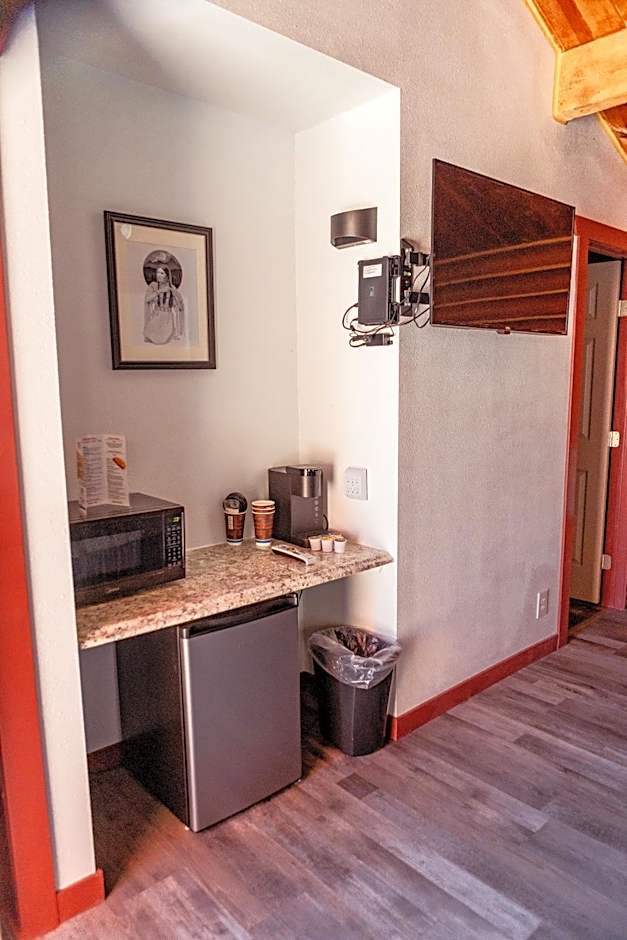 Big Medicine Cabins