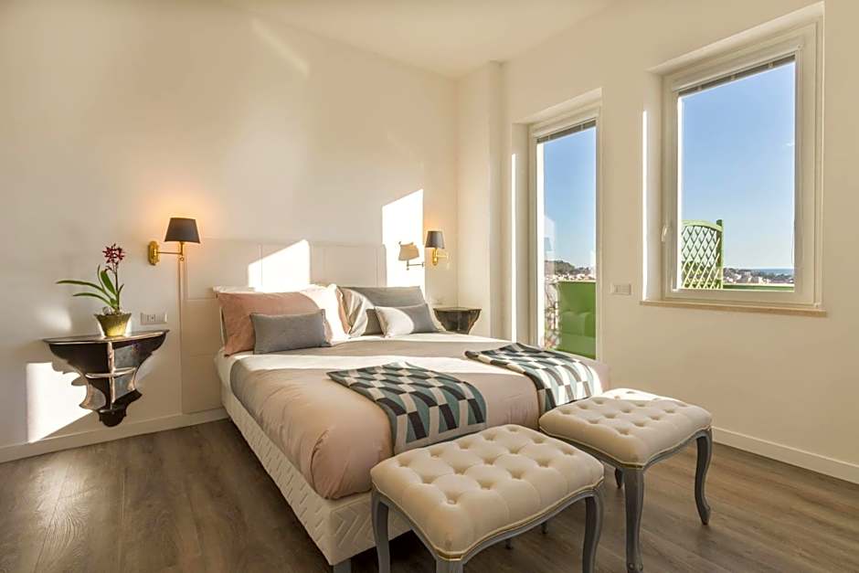 Eleventh Floor Suites