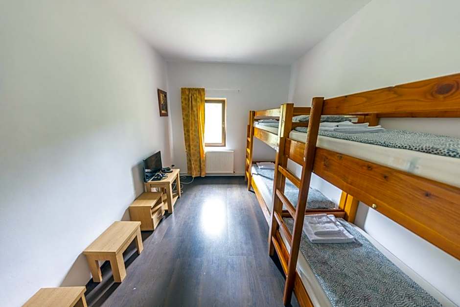Route 68 Hostel Gurasada Park