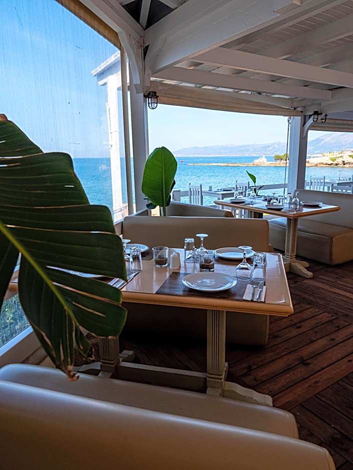 Elmi Beach Hotel & Suites