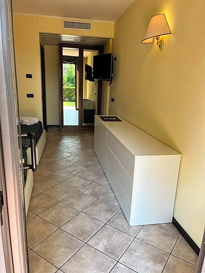 Yachting Hotel Mistral