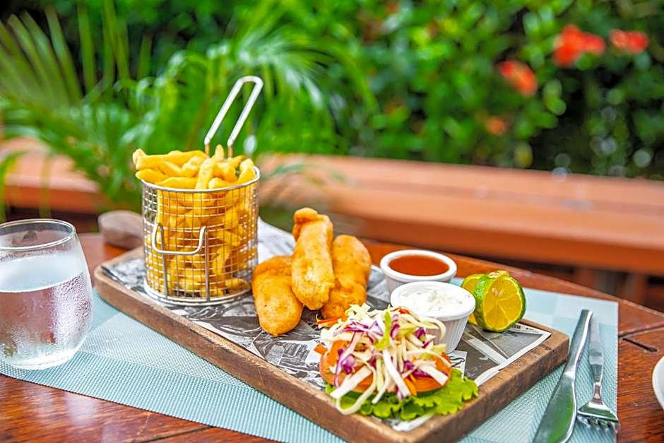 Tanoa Waterfront Hotel