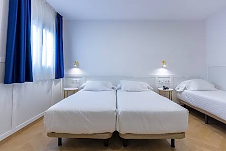 Economy Triple Room with Interior Patio View