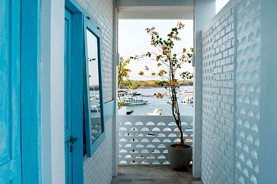 Paras Paros Marina Lodge