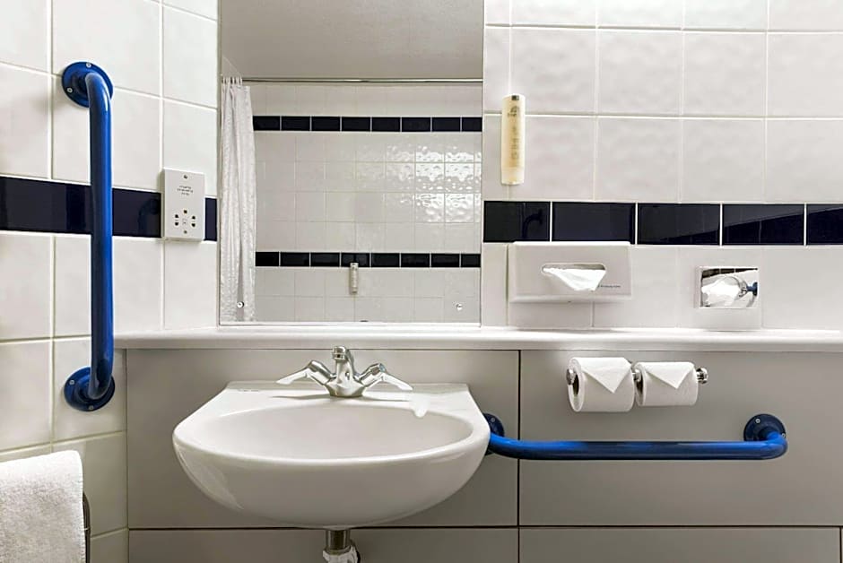 Days Inn by Wyndham Warwick North M40