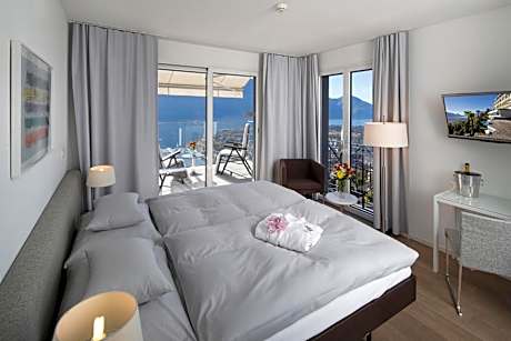 Premium Double or Twin Room with Lake View