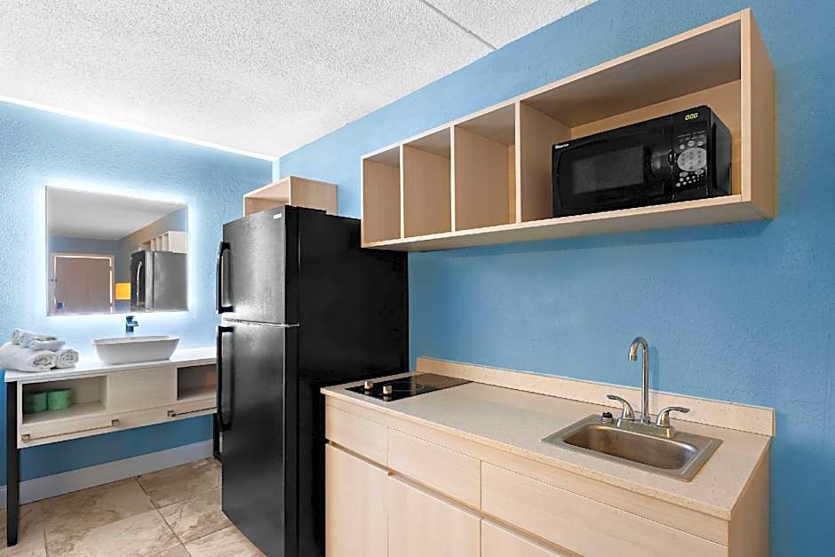 Suburban Studios Brunswick I-95