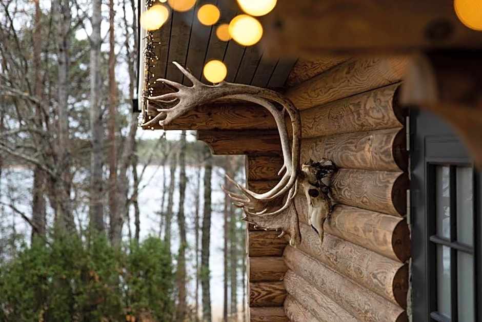 Rafi - The Village of Silence, Aurora Cabin 4