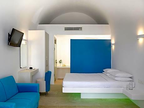 Executive Cave Suite