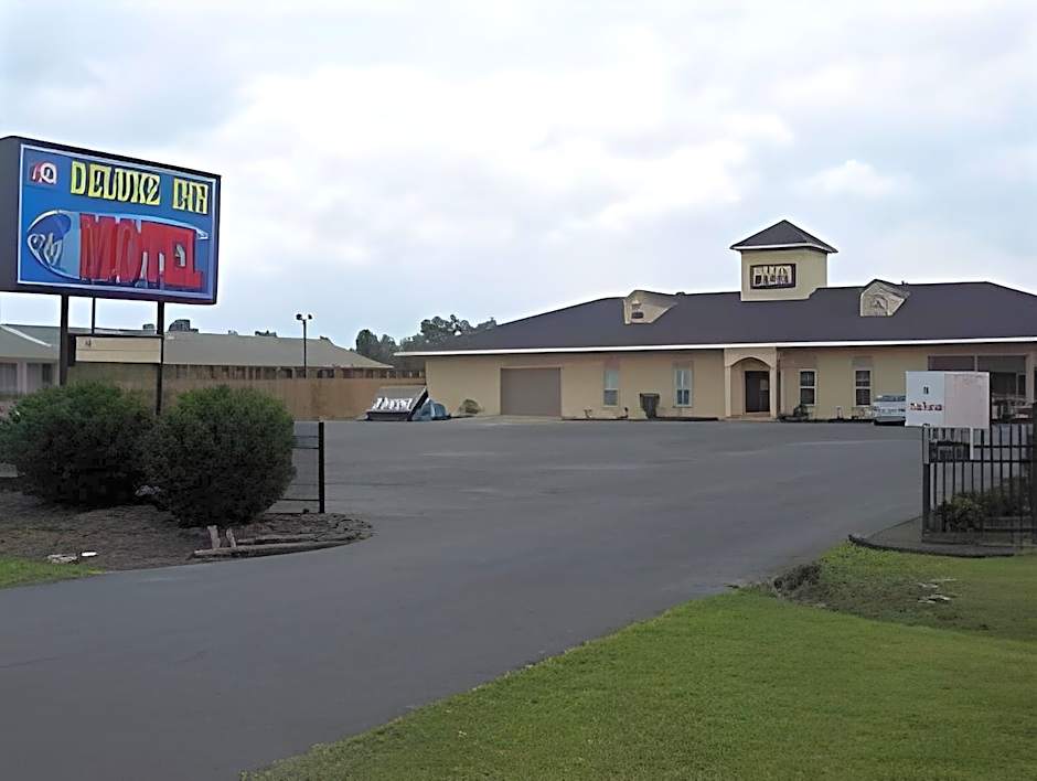 Deluxe Inn Motel