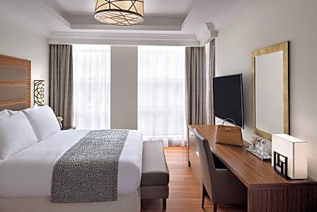 2 Bedroom Apartment, Bedroom 1: 1 King, Bedroom 2: 1 King, City view