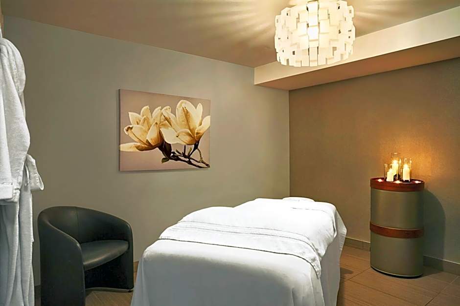 Aloft Calgary University