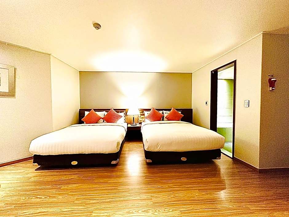 Benikea Chaeseokgang StarHills Hotel