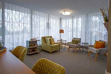 Holiday Inn Blmgtn Arpt South Mall Area By IHG