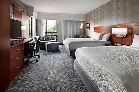 Deluxe Queen Room with Two Queen Beds with Sofabed