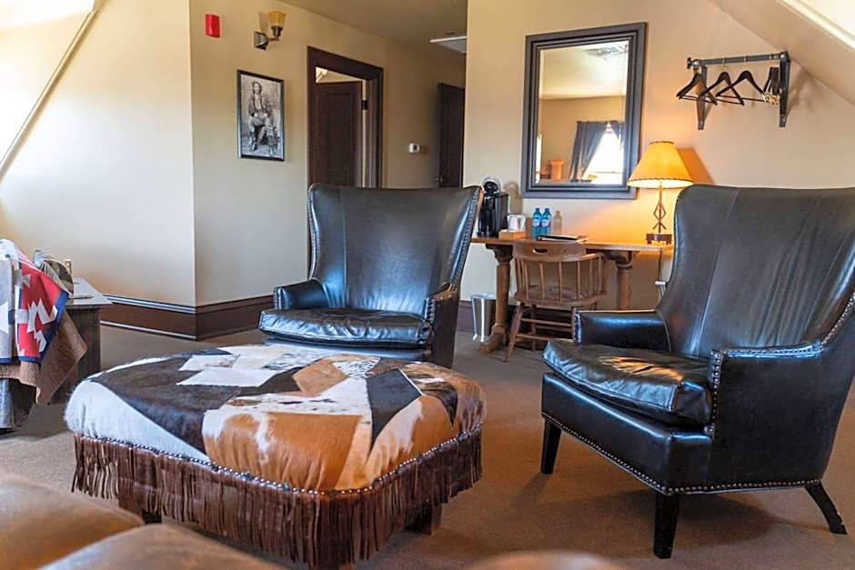 Sheridan Inn, B/W Signature Collection