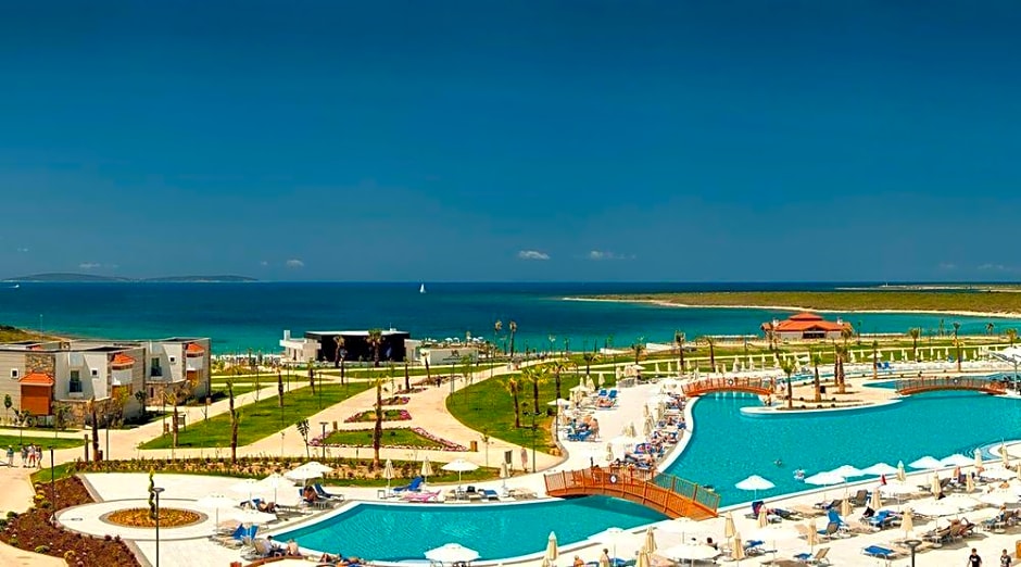 Aquasis Deluxe Resort & SPA
