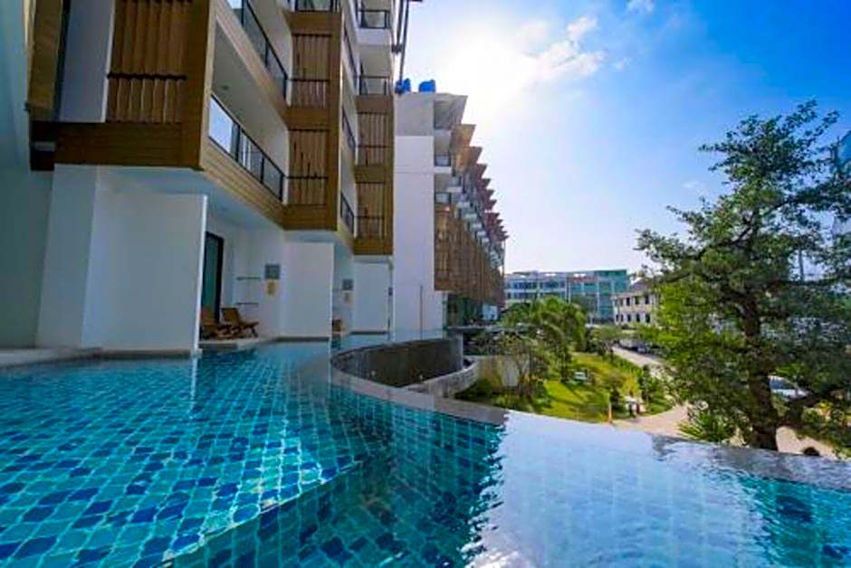 The Lunar Patong Hotel