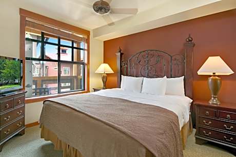 One Bedroom Condominium - Sleeps 4