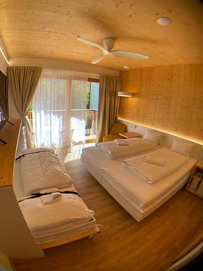 Seehotel am Hallstättersee modern rooms