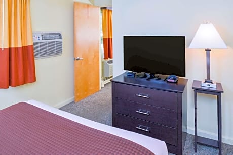 Deluxe Two Bedroom Suite