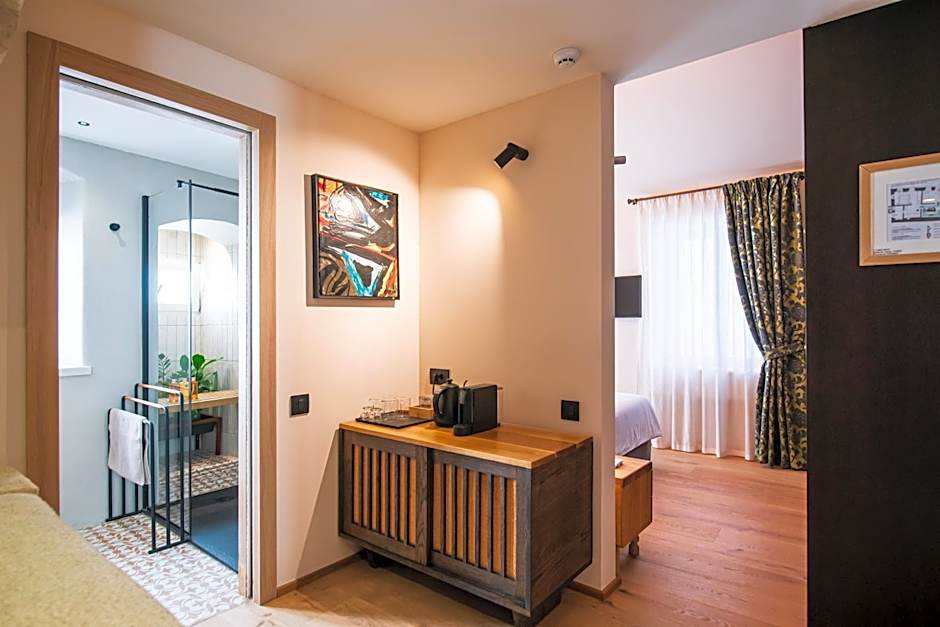 7oaks Noble House